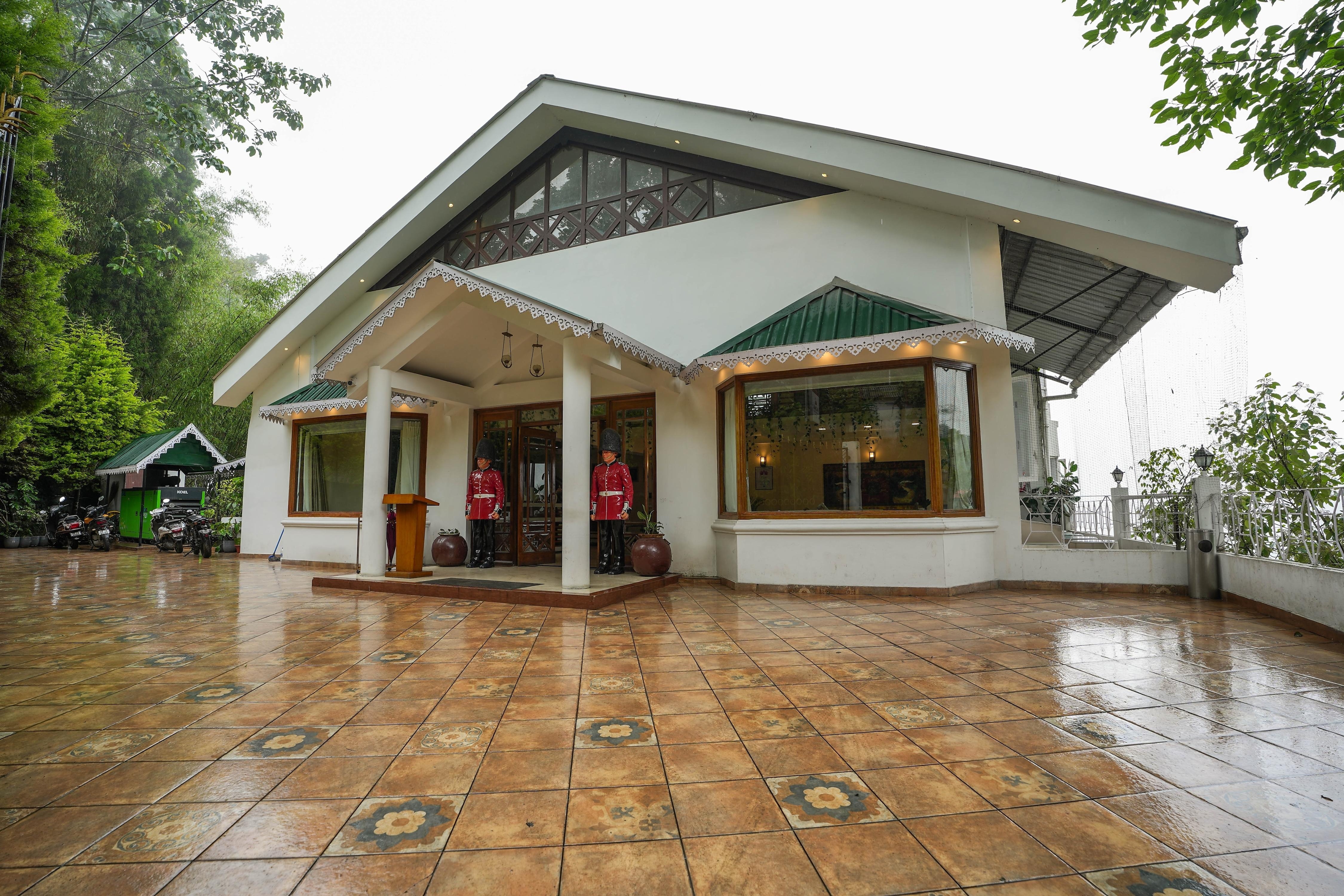 SUMMIT LILLIUM HOTEL & SPA